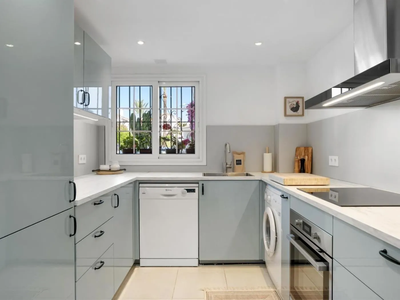 3 Bedroom Apartment In Aldea Blanca マルベーリャ
