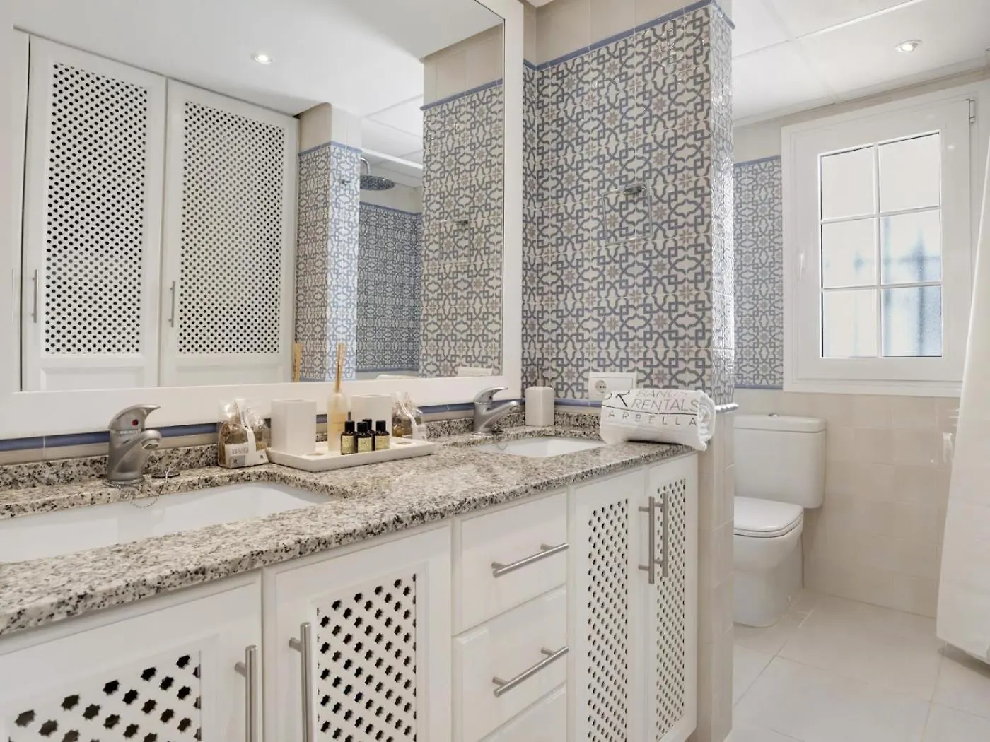 3 Bedroom Apartment In Aldea Blanca マルベーリャ