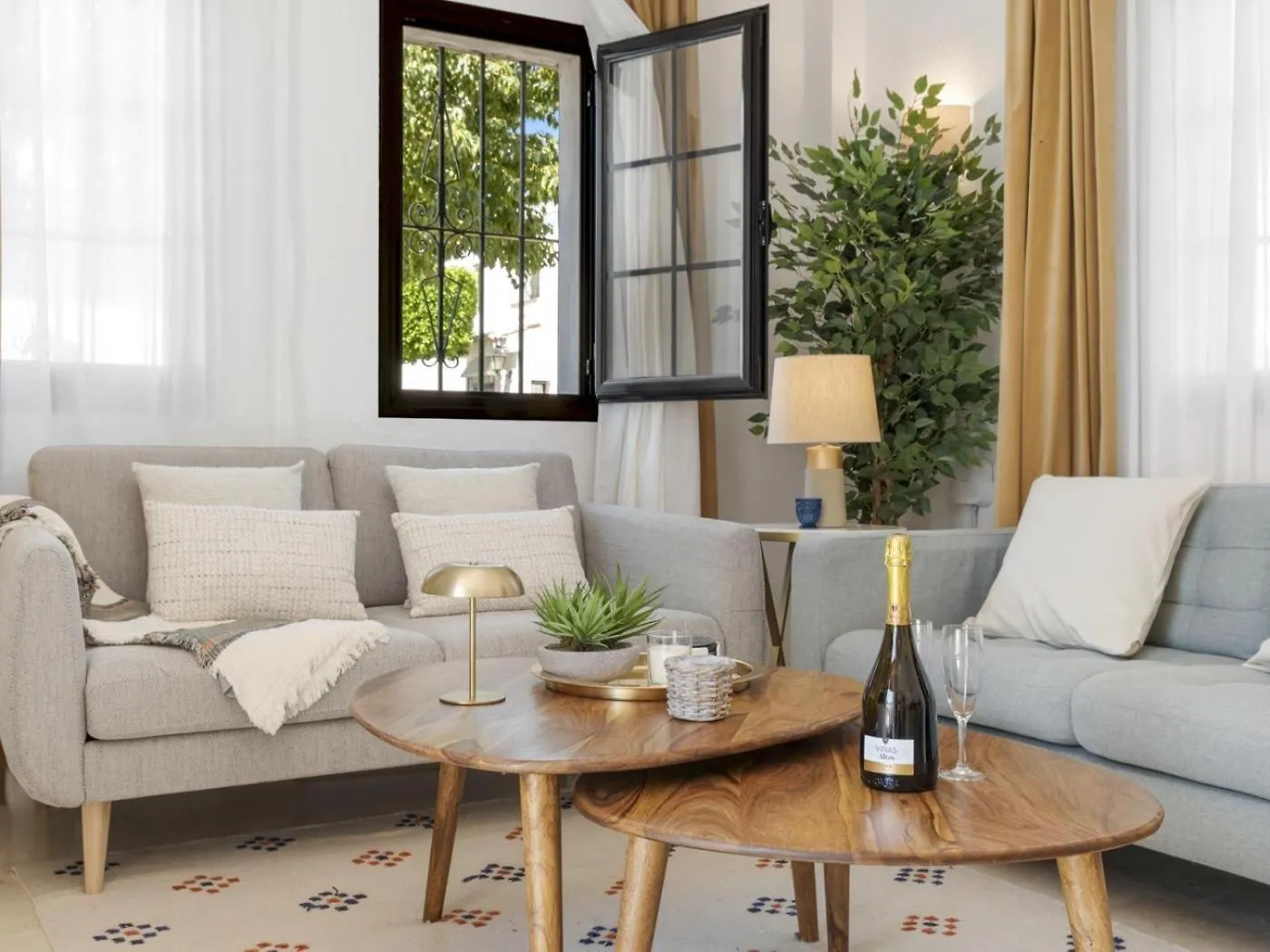 3 Bedroom Apartment In Aldea Blanca マルベーリャ