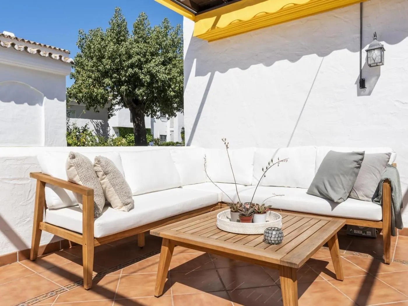 3 Bedroom Apartment In Aldea Blanca マルベーリャ 0*,  スペイン